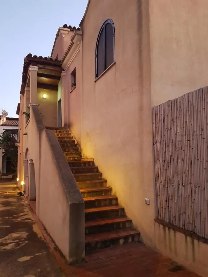 Spazioso Appartamento Con Terrazza A Due Passi Dal Centro Villasimius